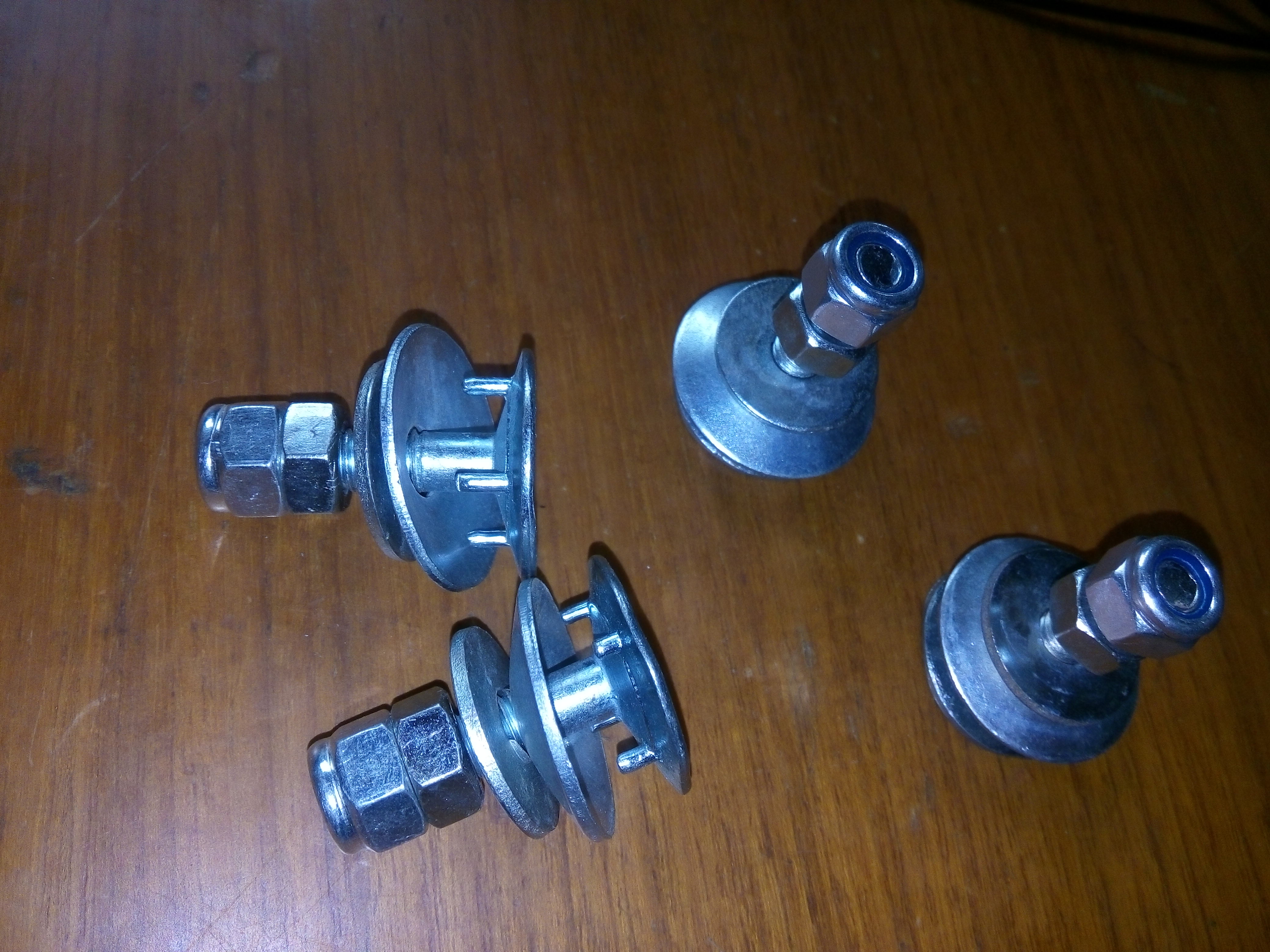 BUCKET BOLTS